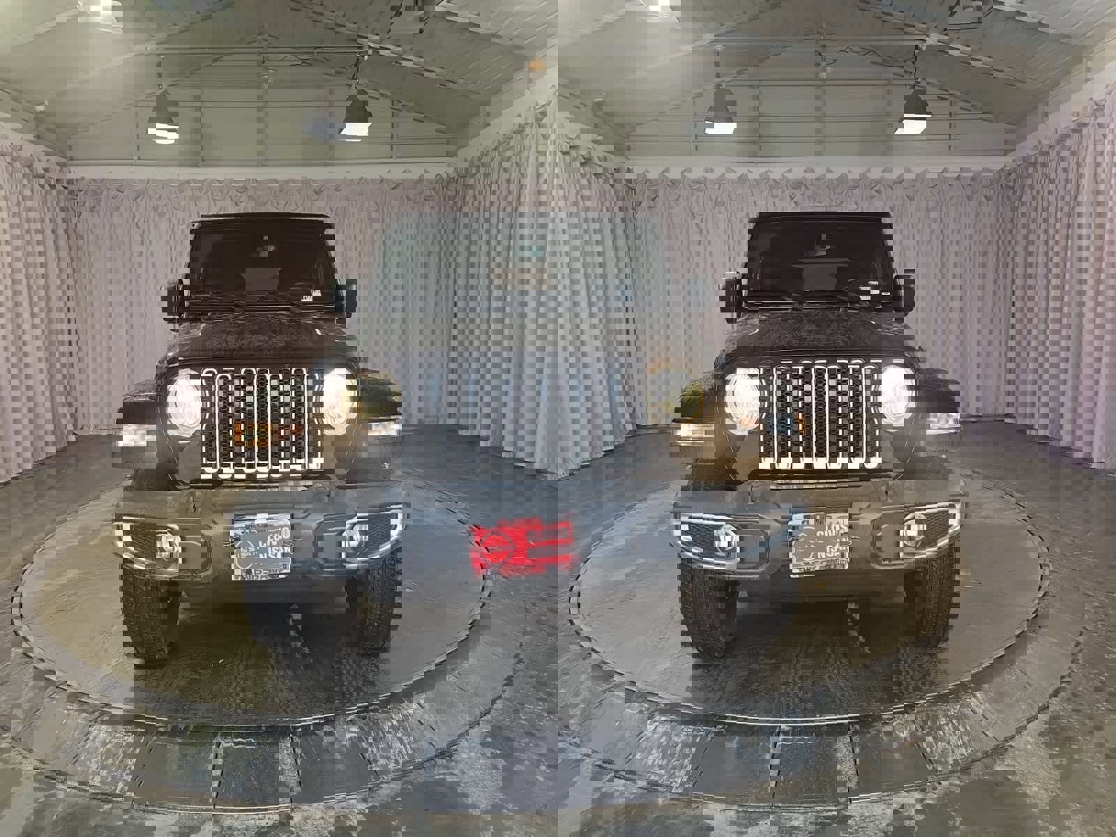 Used 2022 Jeep Wrangler Unlimited Sahara image 4