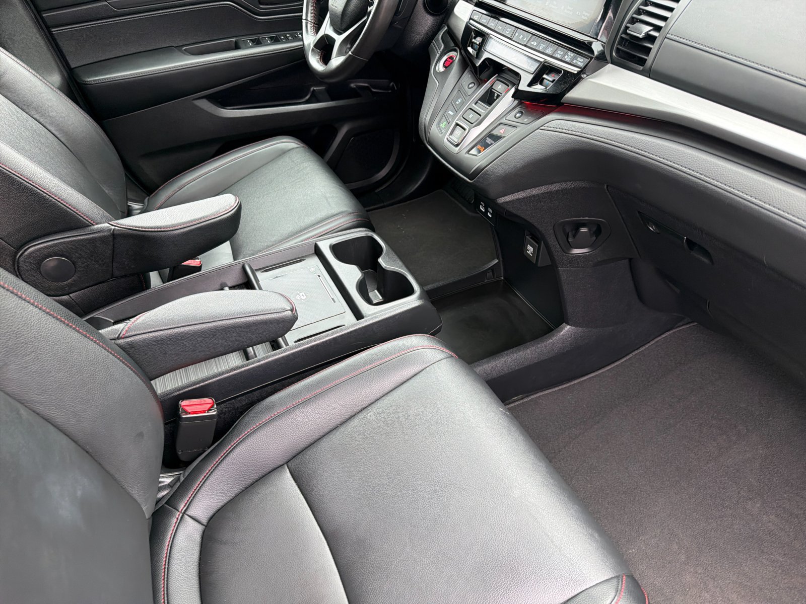 Used 2025 Honda Odyssey Sport-L image 18