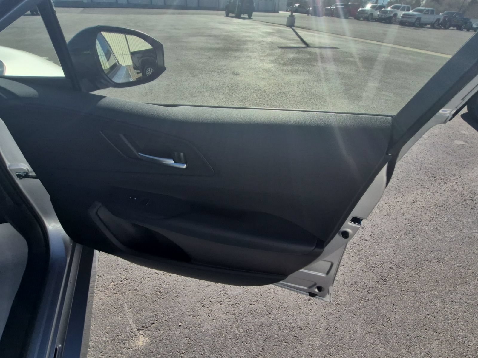 New 2026 Toyota Prius Plug-In Hybrid FWD image 39