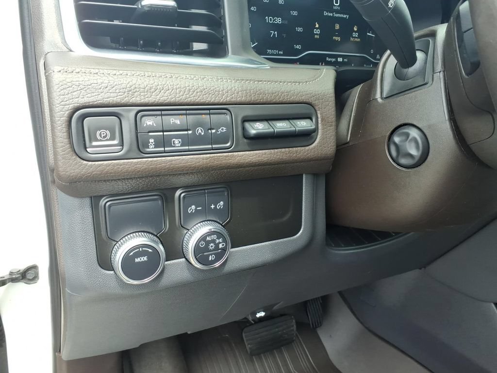 Used 2022 GMC Yukon XL Denali RWD image 25
