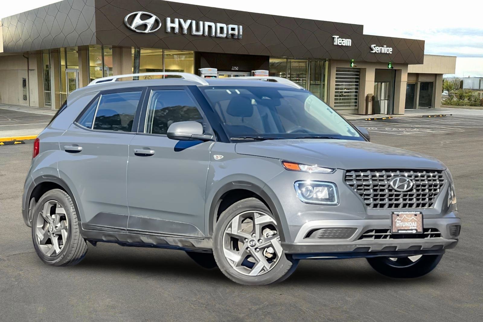 Certified 2025 Hyundai Venue SEL image 2