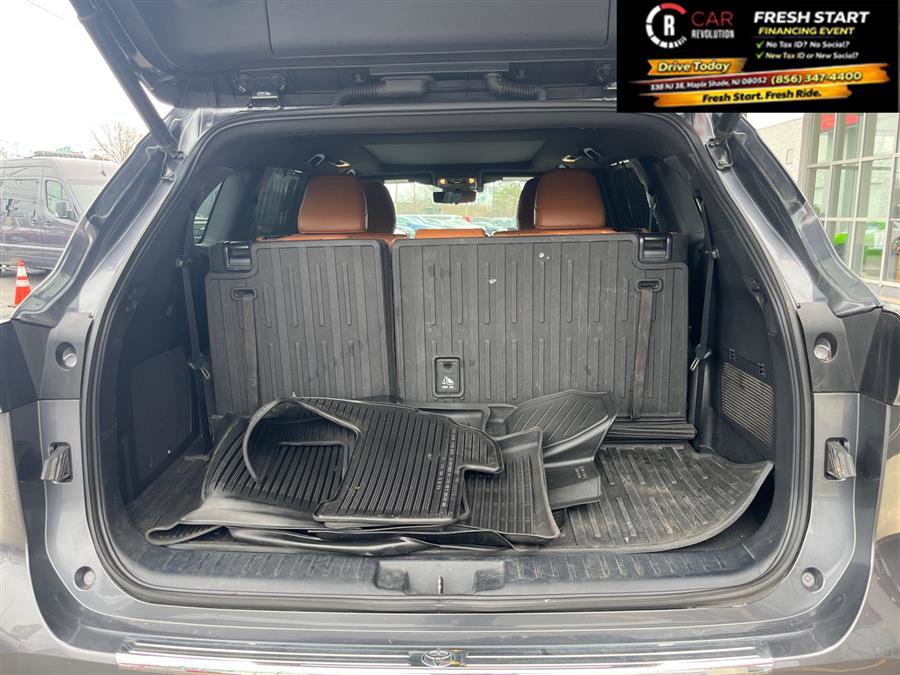 Used 2020 Toyota Highlander Platinum image 10
