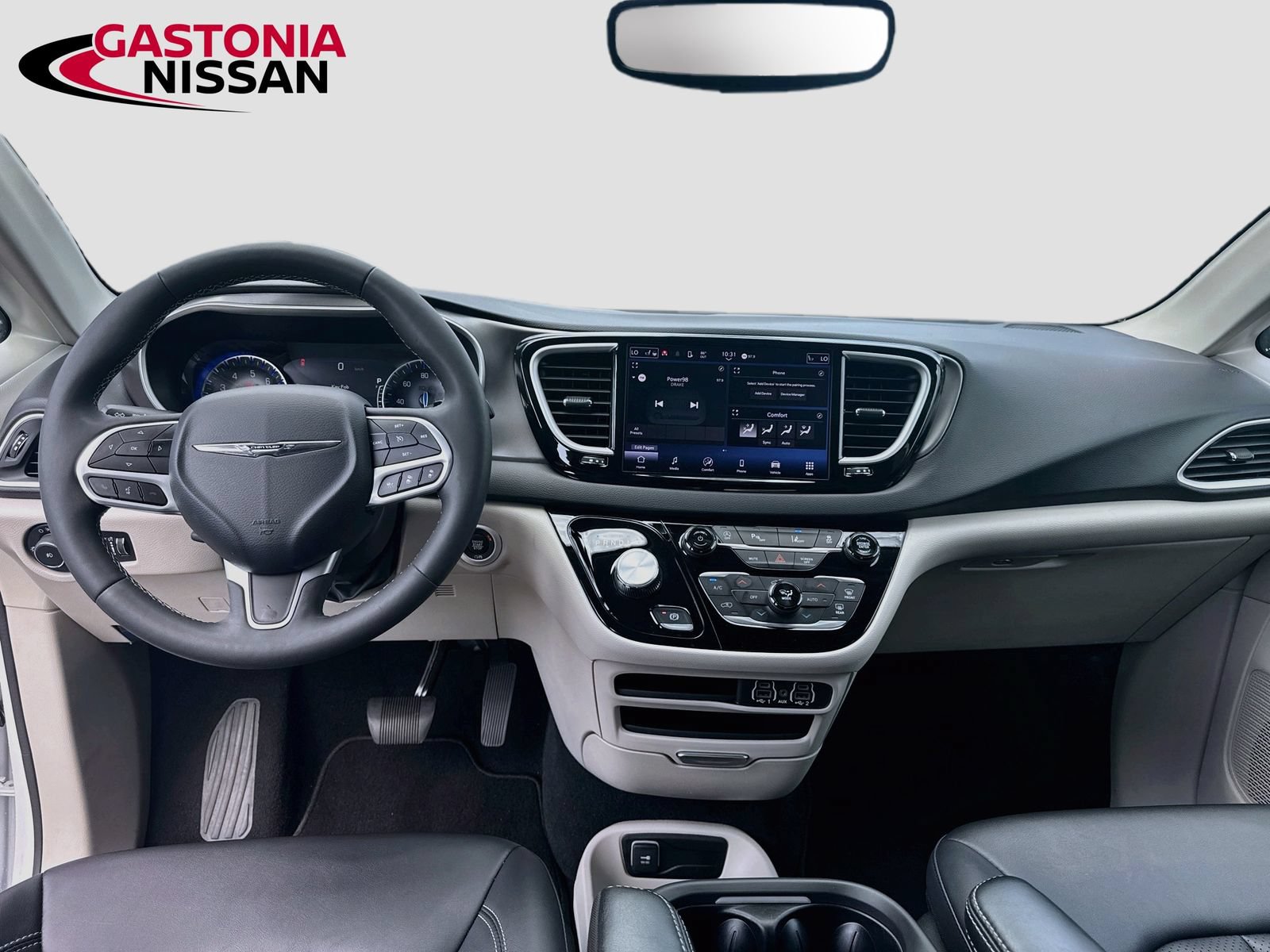 Used 2024 Chrysler Pacifica Touring-L FWD image 30