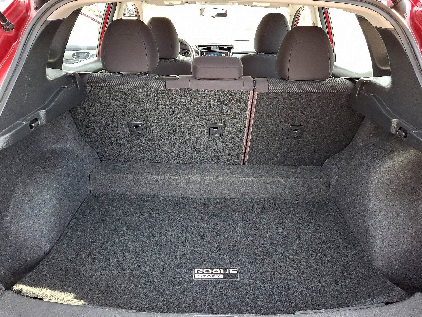 Used 2018 Nissan Rogue Sport S image 30