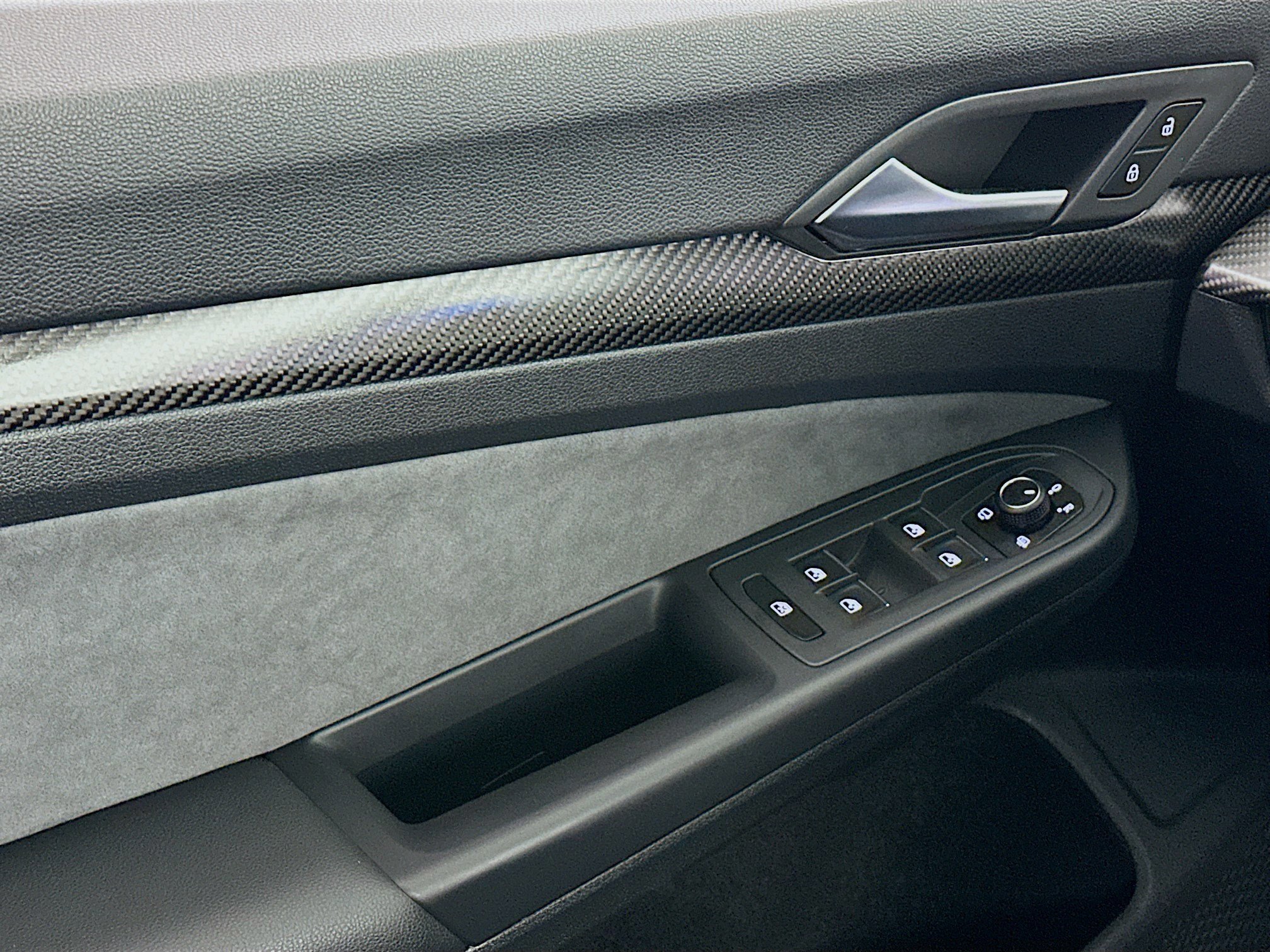 Used 2025 Volkswagen Golf R Black Edition w/ Euro Stye Package image 15