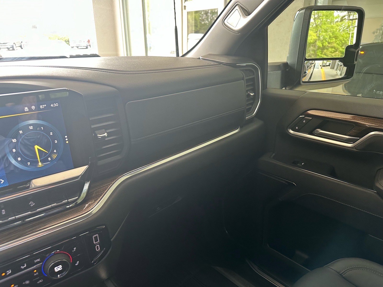 Used 2025 Chevrolet Silverado 2500 LT w/ Trail Boss Package image 39