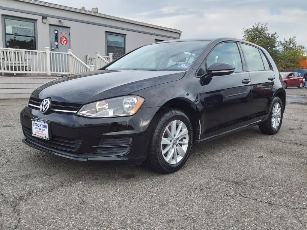 Used 2017 Volkswagen Golf S FWD image 3