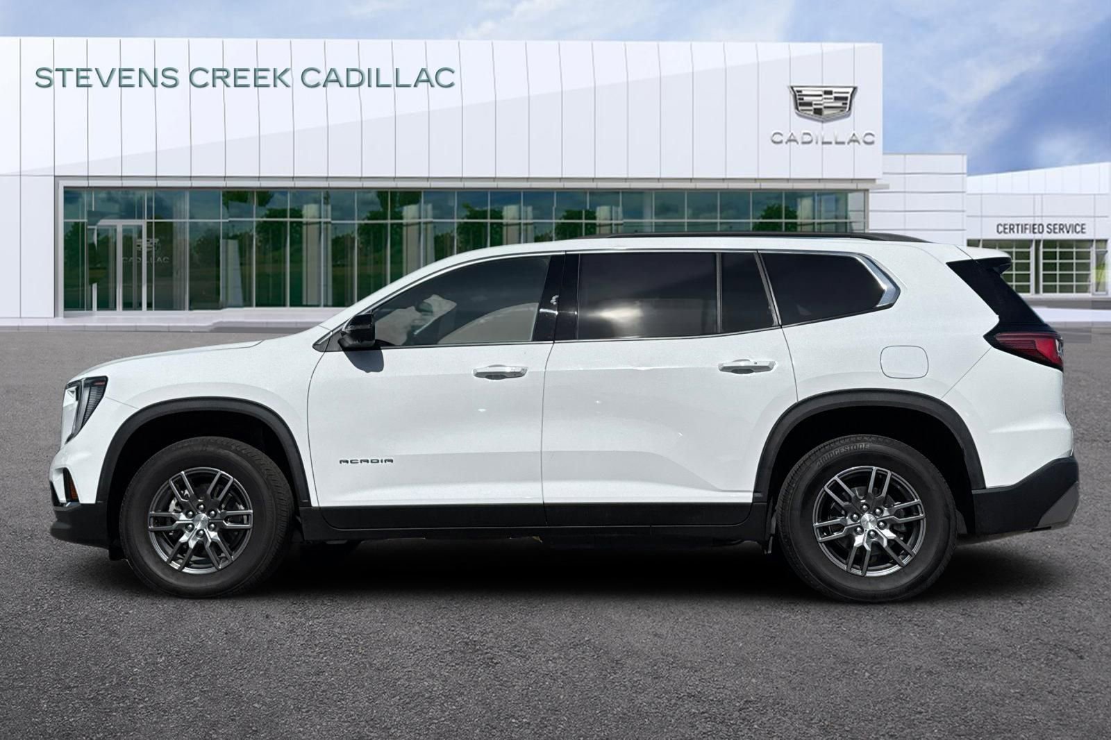 Used 2025 GMC Acadia Elevation image 6