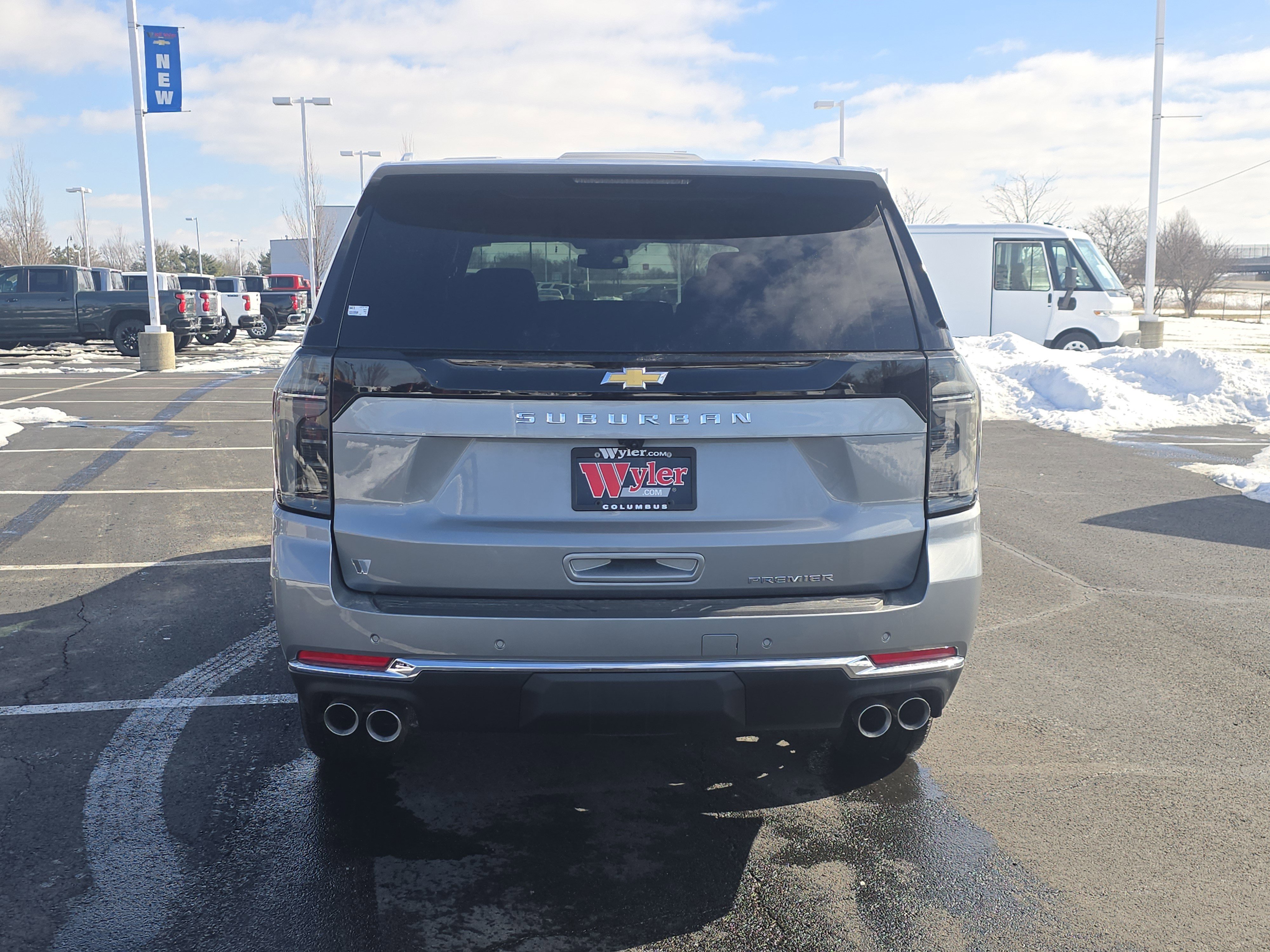 New 2025 Chevrolet Suburban Premier image 5