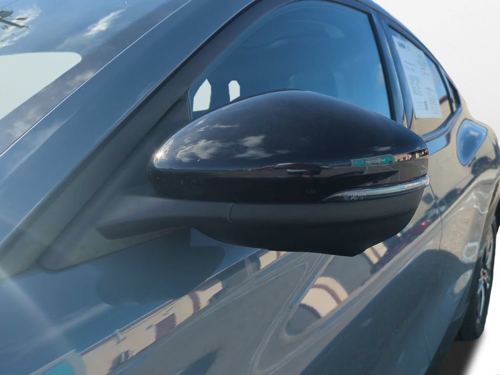 Used 2024 Mitsubishi Outlander SE Black Edition FWD image 12
