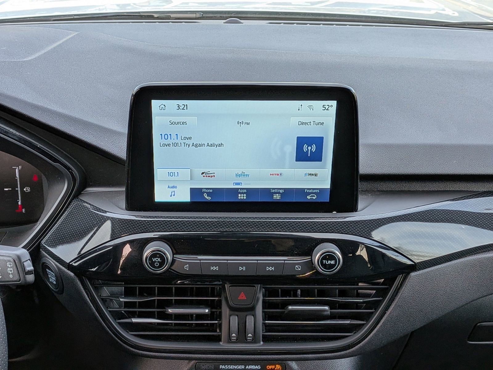 Certified 2025 Ford Escape ST-Line w/ Equipment Group 301A image 18