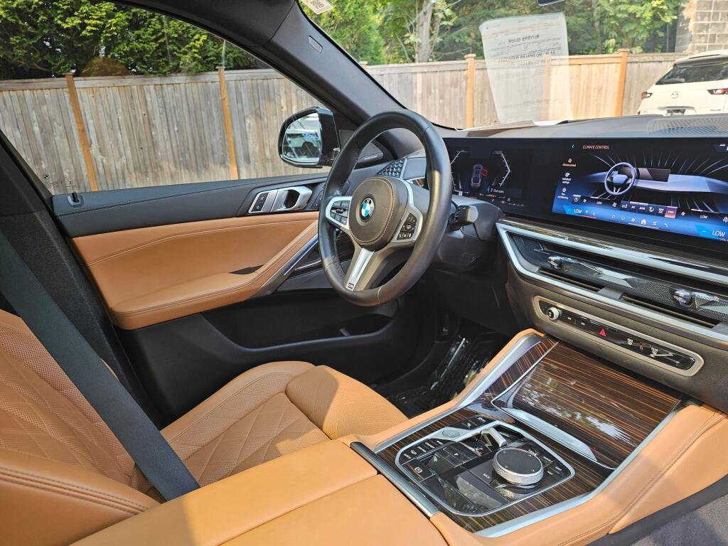 Used 2026 BMW X6 xDrive40i w/ Climate Comfort Package AWD/4WD image 10