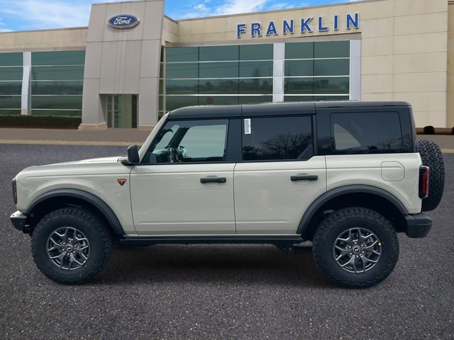 New 2025 Ford Bronco Badlands image 4