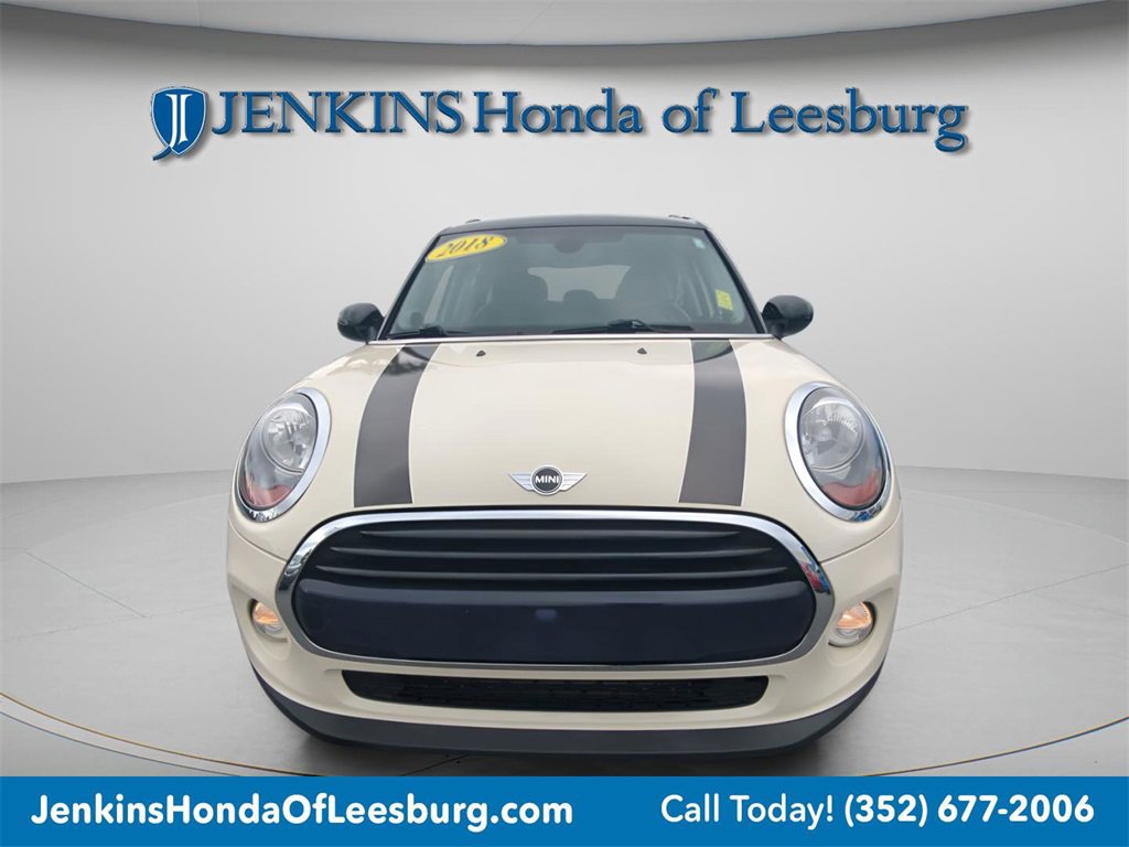 Used 2018 MINI Cooper 4-Door Hardtop image 8