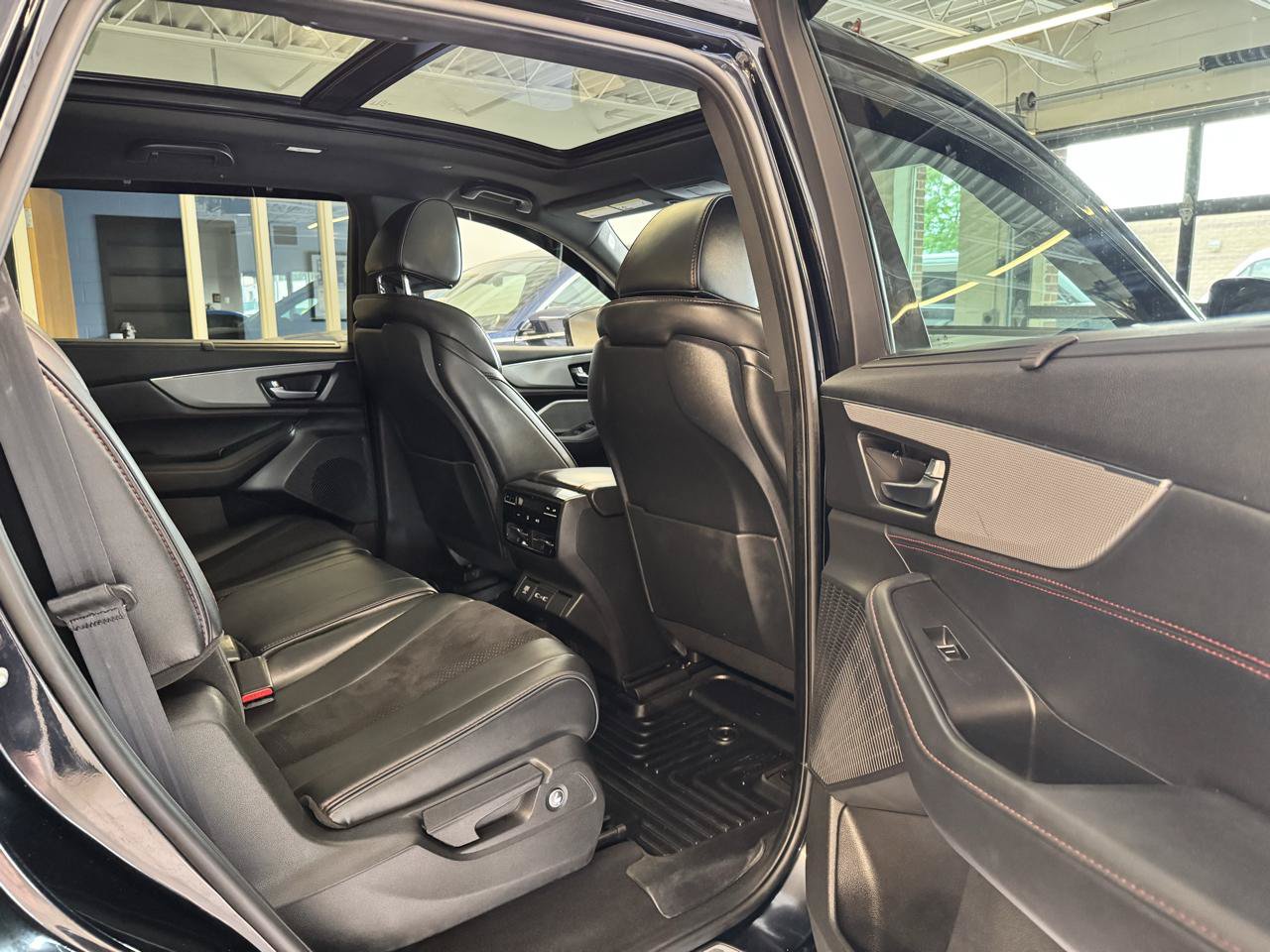 Used 2022 Acura MDX Type S AWD/4WD image 29