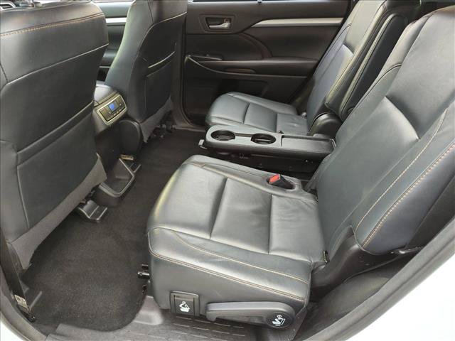 Certified 2017 Toyota Highlander XLE AWD/4WD image 19