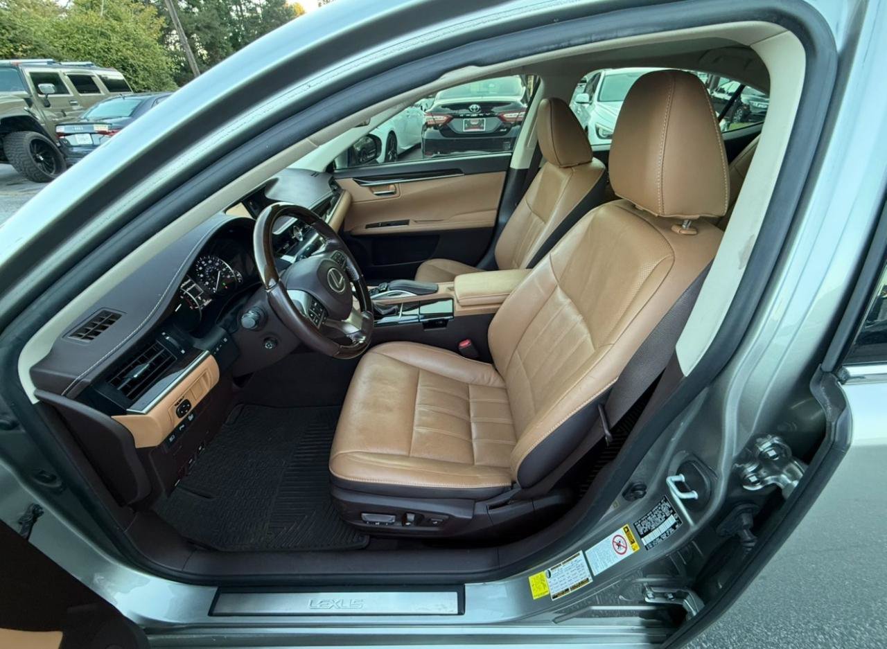 Used 2017 Lexus ES 350 w/ Luxury Package FWD image 9