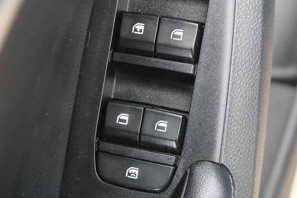 Used 2023 Kia Seltos S w/ Navigation Package FWD image 19
