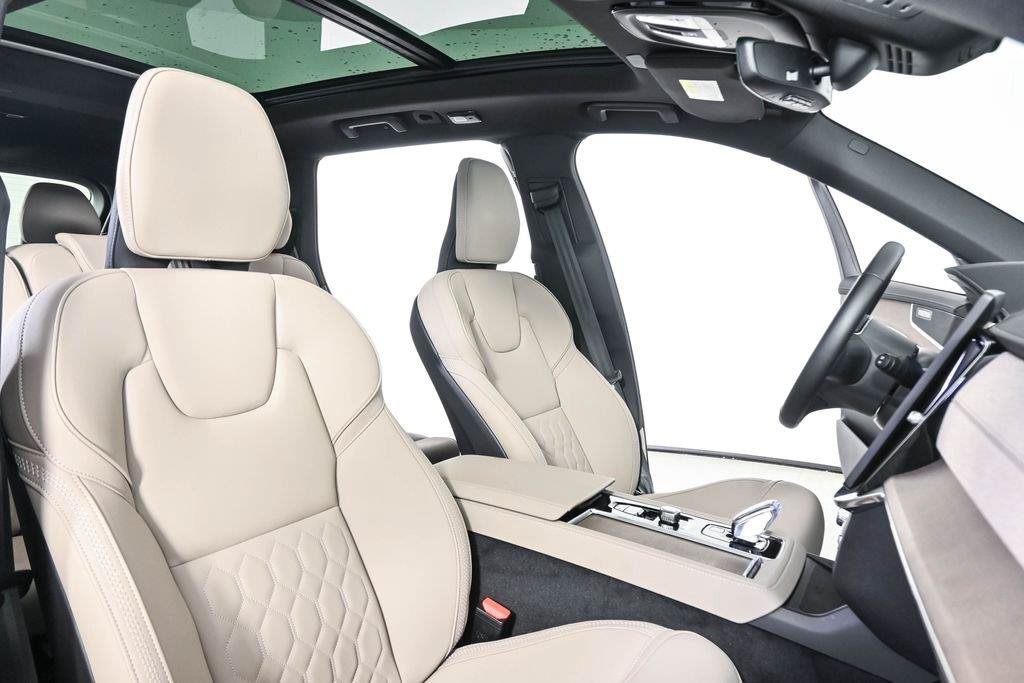 Certified 2025 Volvo XC90 T8 Plus AWD/4WD image 25