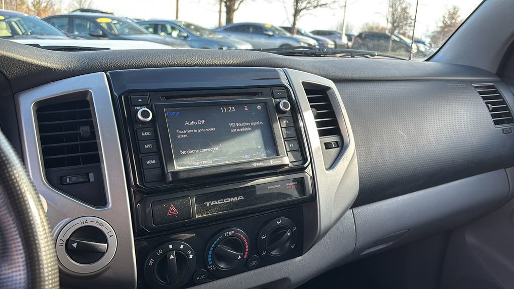 Used 2015 Toyota Tacoma Base image 19