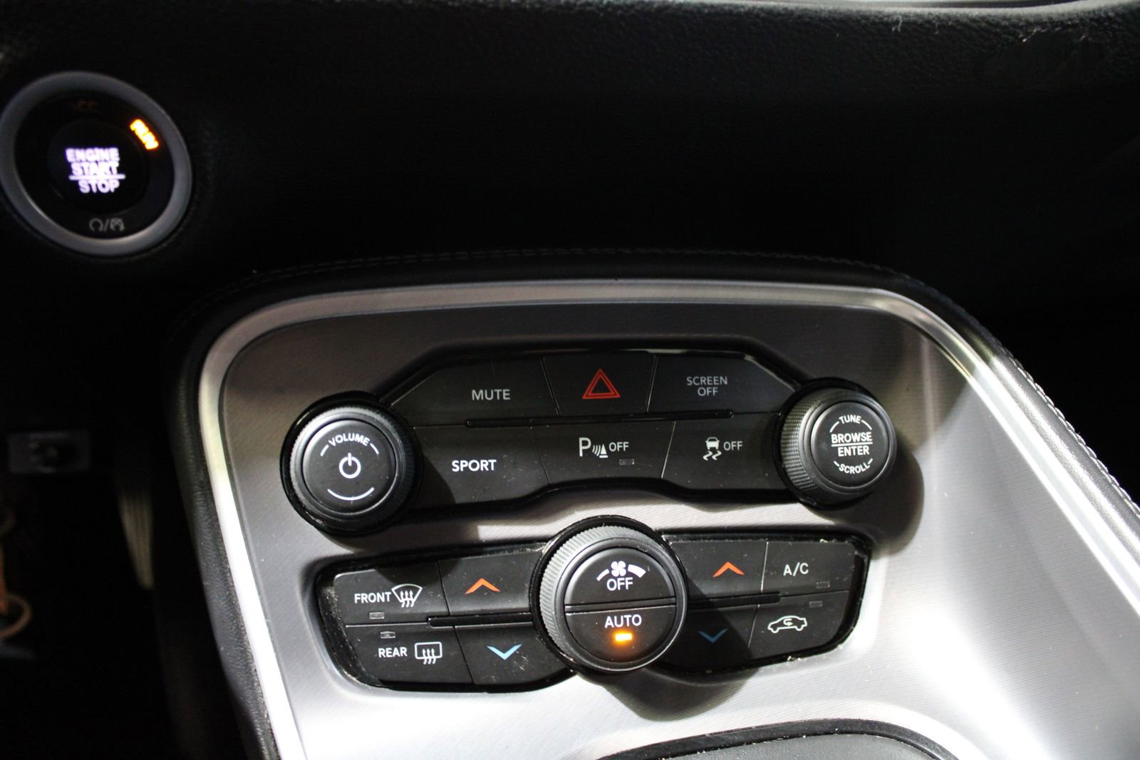 Used 2020 Dodge Challenger R/T RWD image 29
