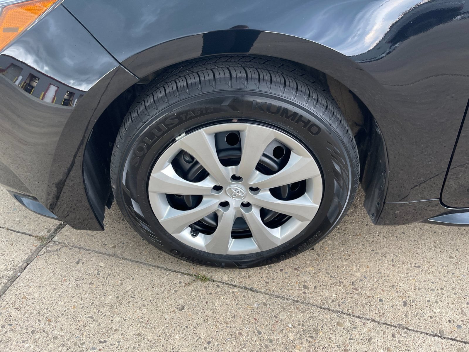 Used 2026 Toyota Corolla LE FWD image 29