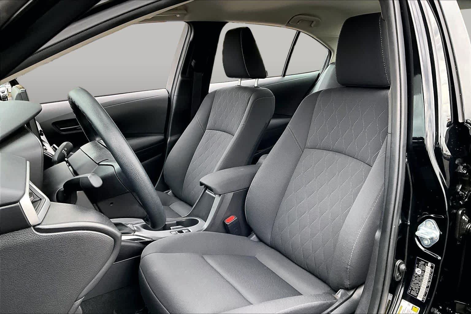 Certified 2025 Toyota Corolla LE FWD image 7