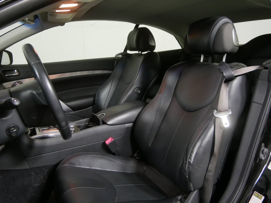 Used 2015 INFINITI Q60 Convertible w/ Premium Package RWD image 11