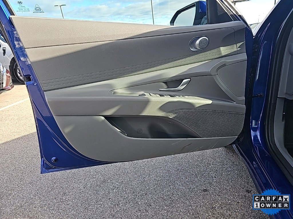 Certified 2023 Hyundai Elantra SE image 10