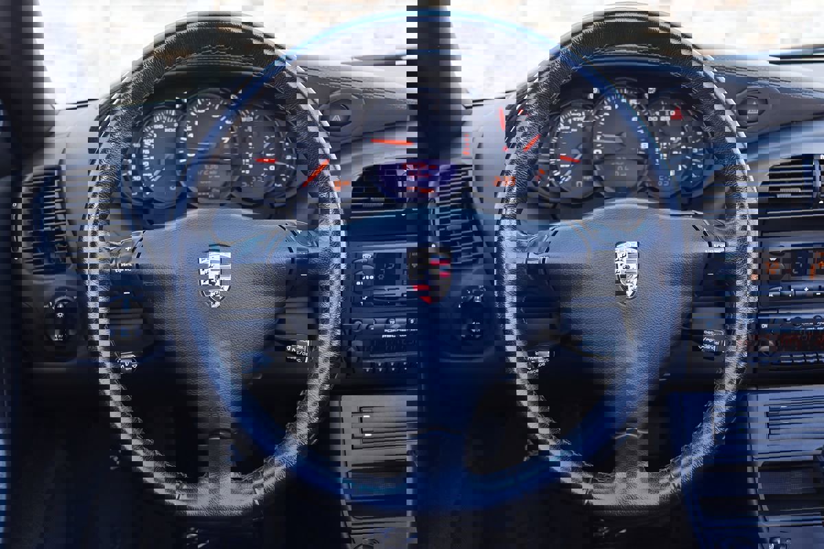 Used 2002 Porsche 911 Carrera image 14