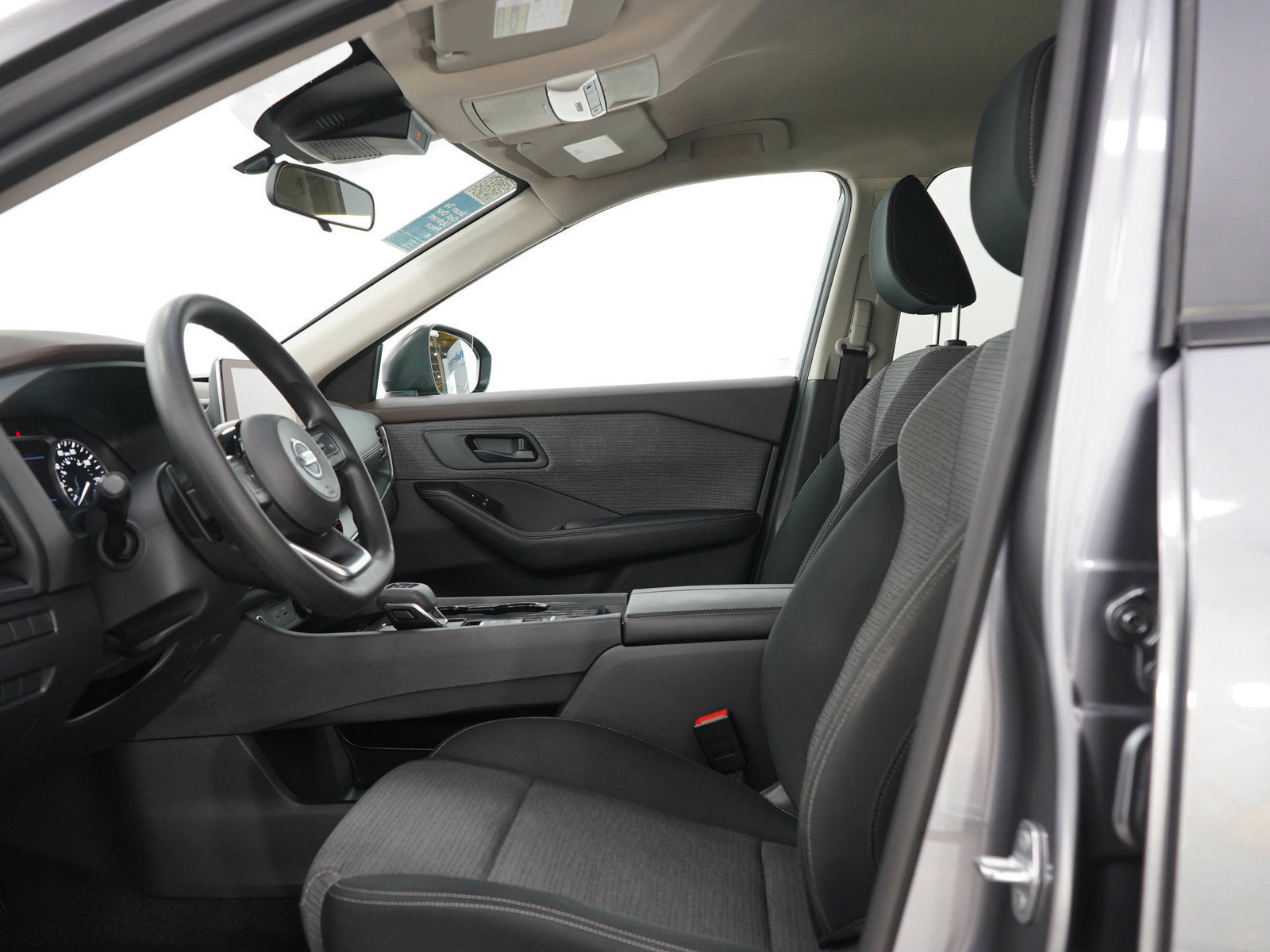 Used 2021 Nissan Rogue S FWD image 21