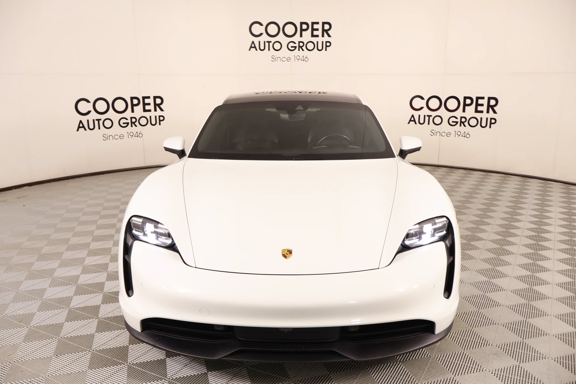 Used 2021 Porsche Taycan 4S AWD/4WD image 9