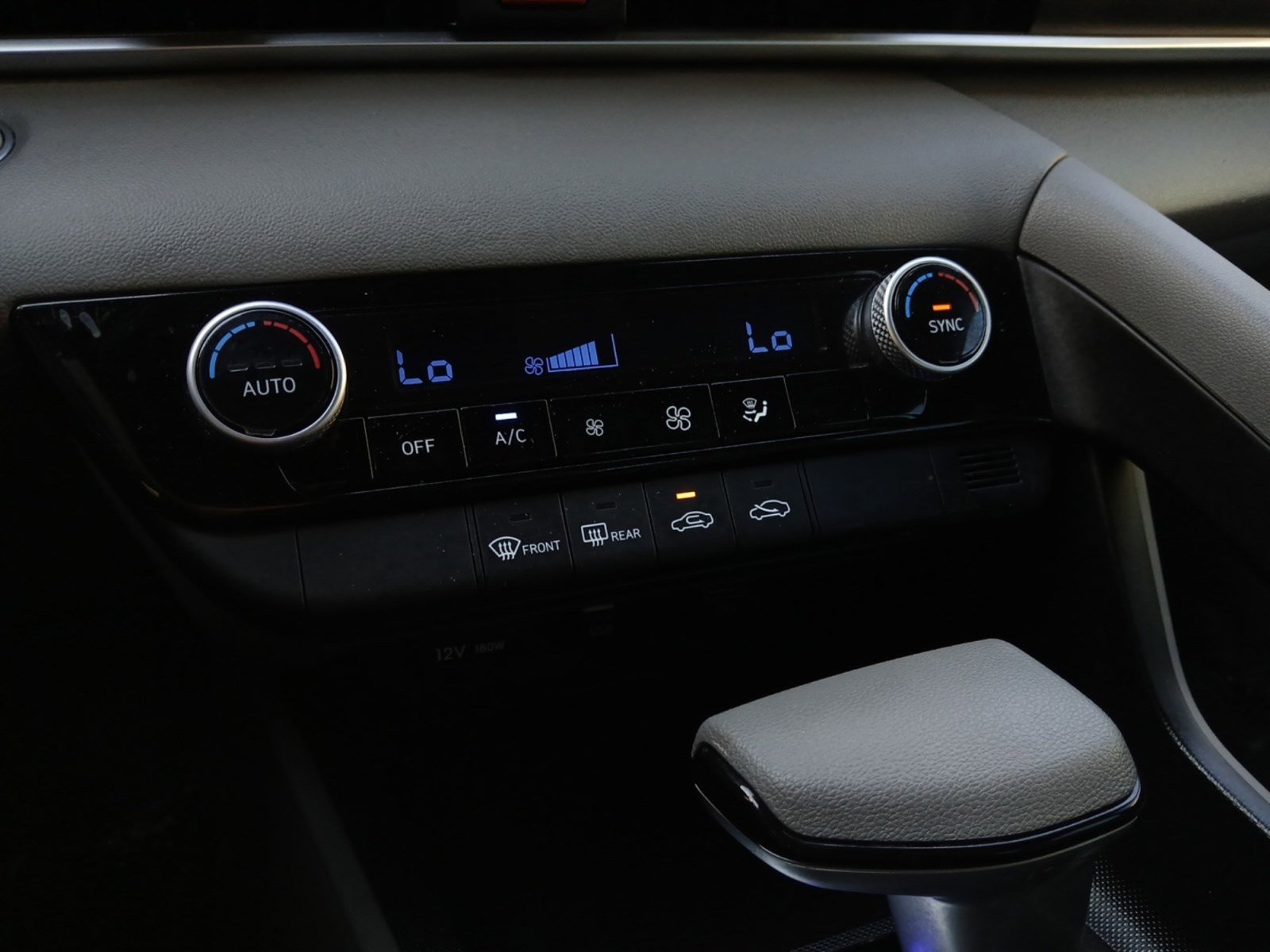 Used 2023 Hyundai Elantra SEL image 18