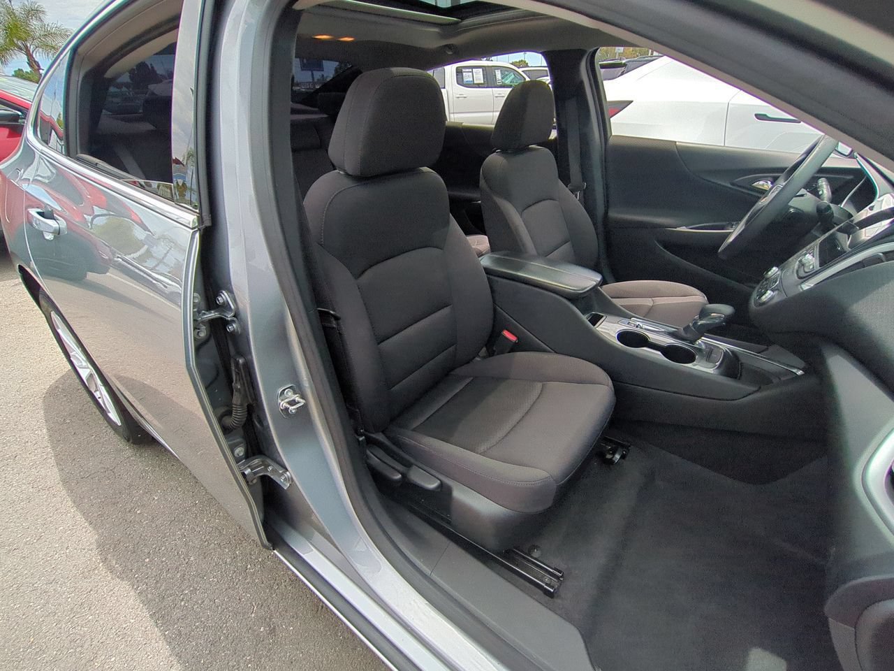 Used 2023 Chevrolet Malibu LT FWD image 27