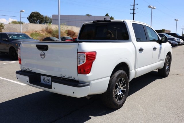 Used 2023 Nissan Titan SV image 4