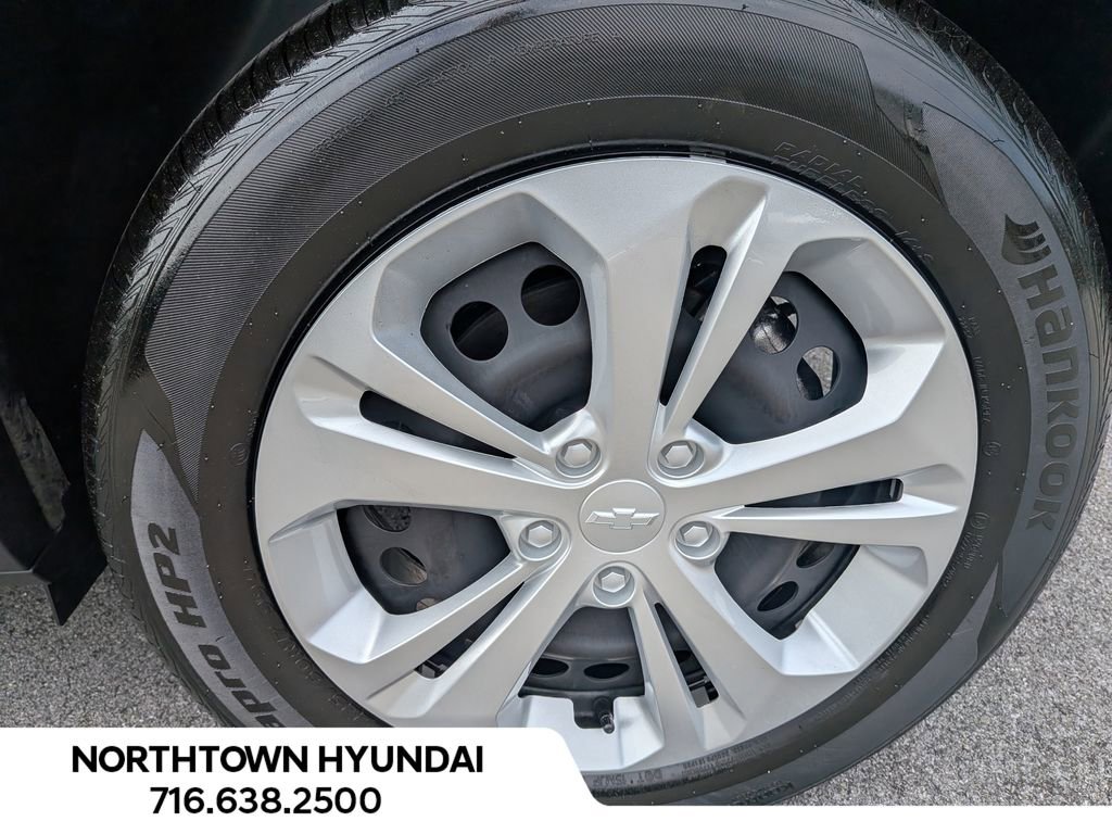 Used 2025 Chevrolet Trax LS image 37