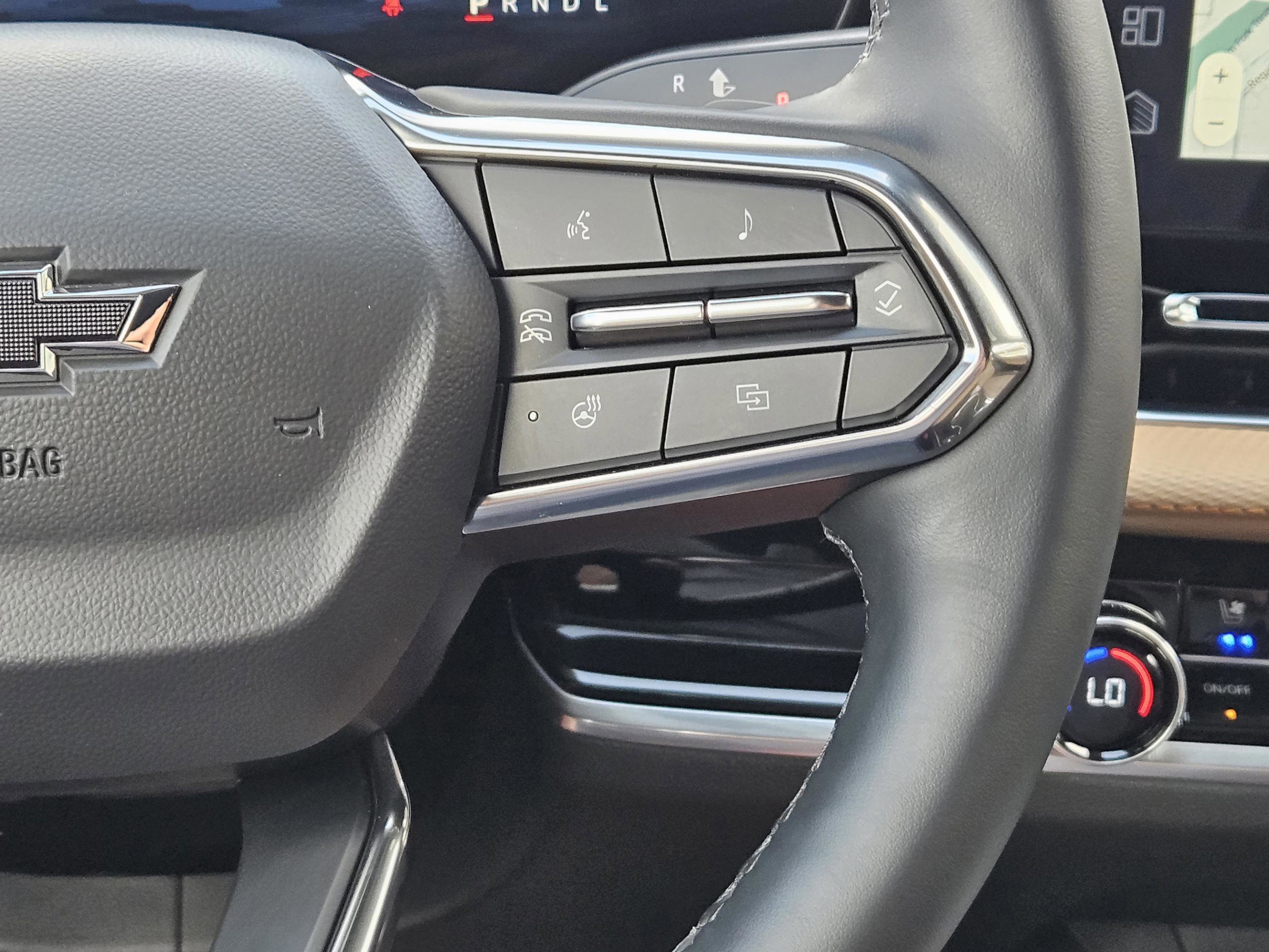Used 2026 Chevrolet Equinox ACTIV w/ Convenience Package III FWD image 30