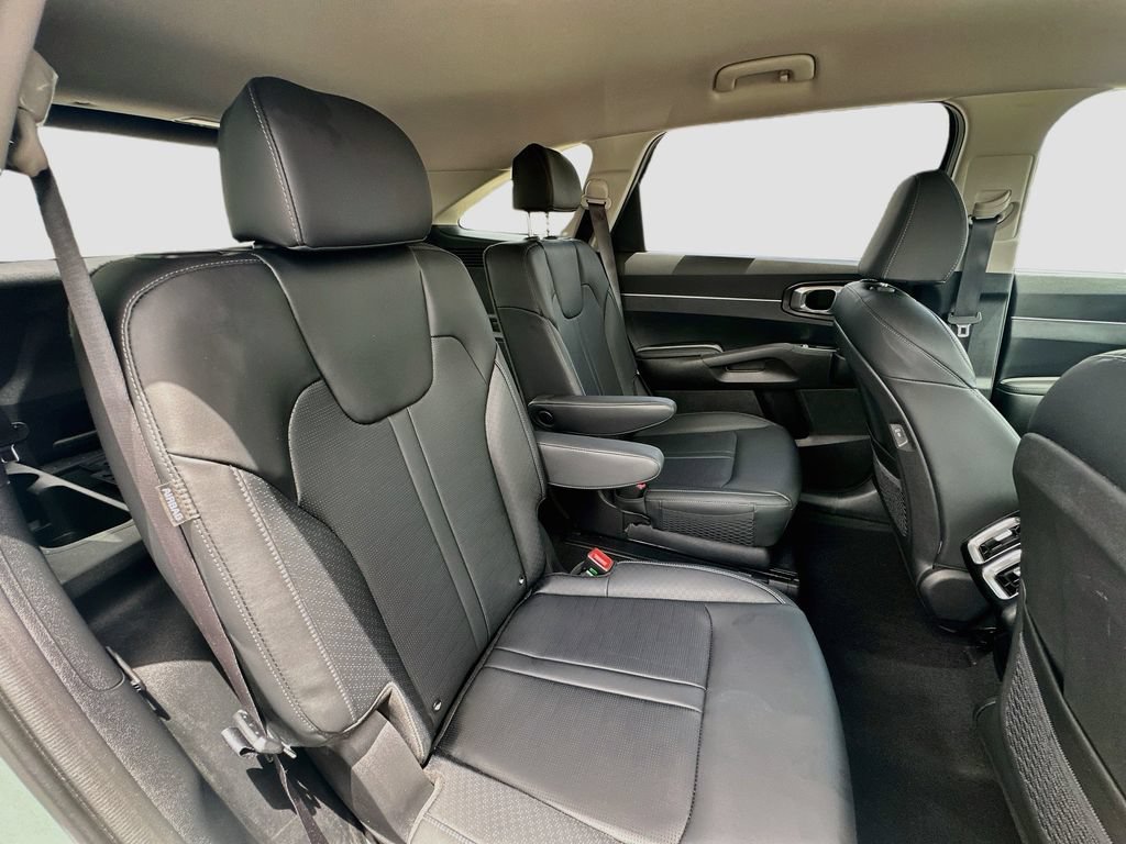 Used 2025 Kia Sorento EX AWD/4WD image 28