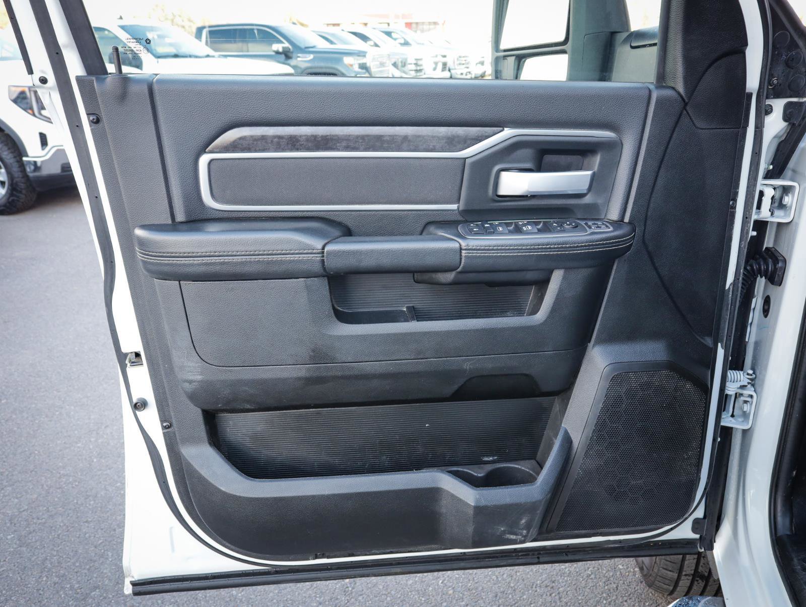 Used 2024 RAM 3500 Big Horn image 15