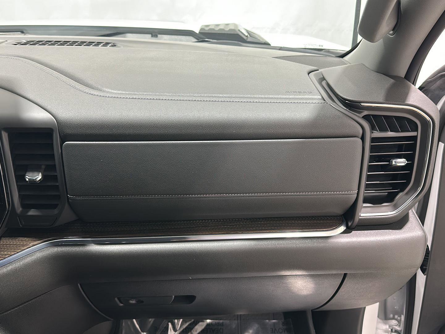 Used 2024 Chevrolet Silverado 3500 LT w/ Convenience Package image 27