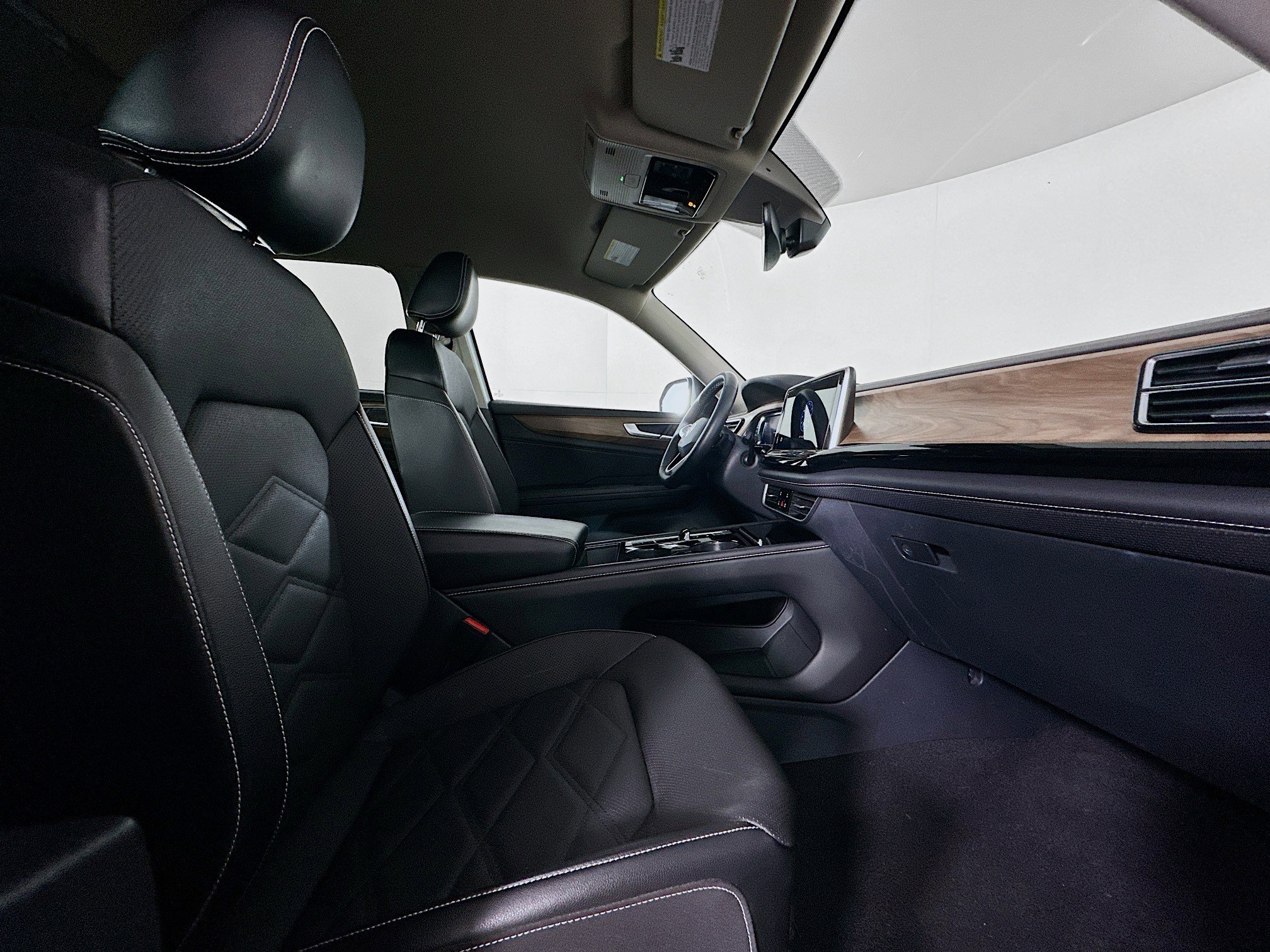 Used 2024 Volkswagen Atlas SE image 32