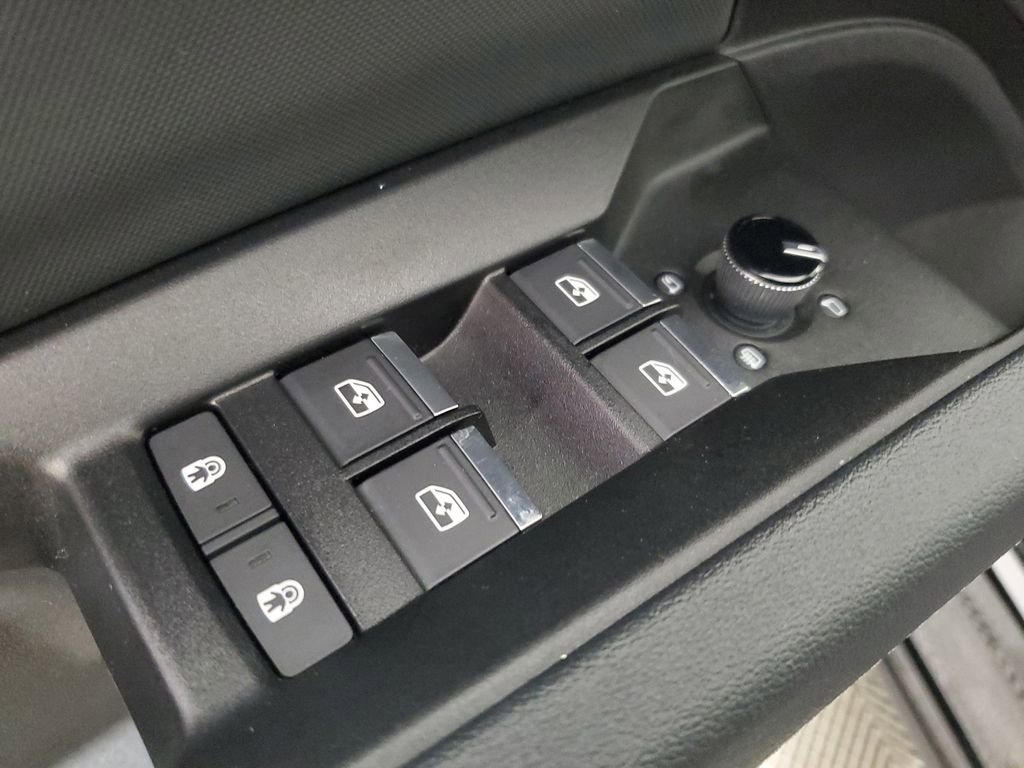 Used 2023 Audi Q4 e-tron Premium Plus w/ Premium Plus image 19