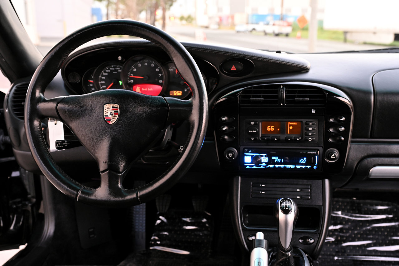 Used 2004 Porsche 911 Carrera 4S image 21