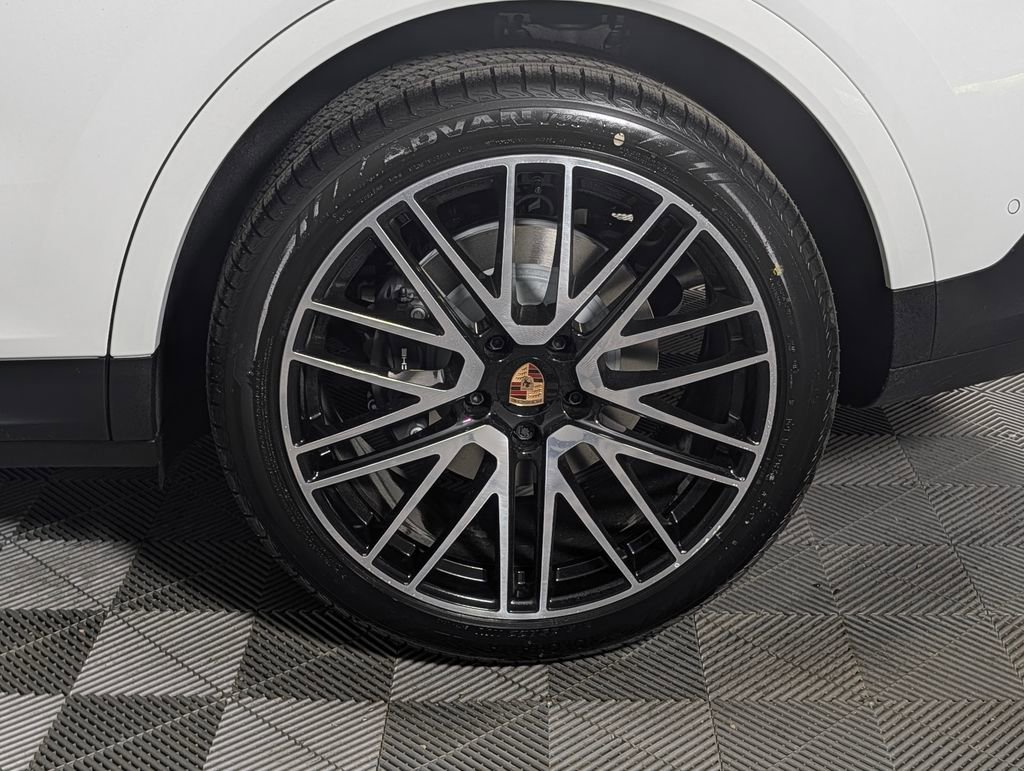 New 2026 Porsche Cayenne image 12