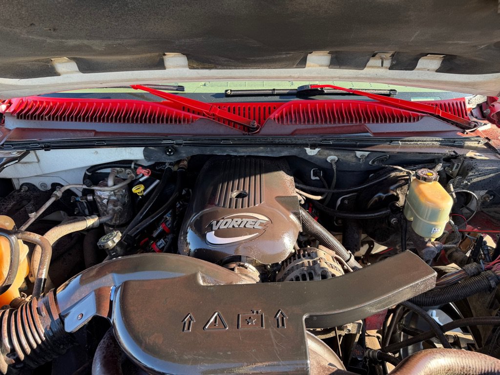 Used 2001 Chevrolet Tahoe LS w/ LS Preferred Equipment Group RWD image 3
