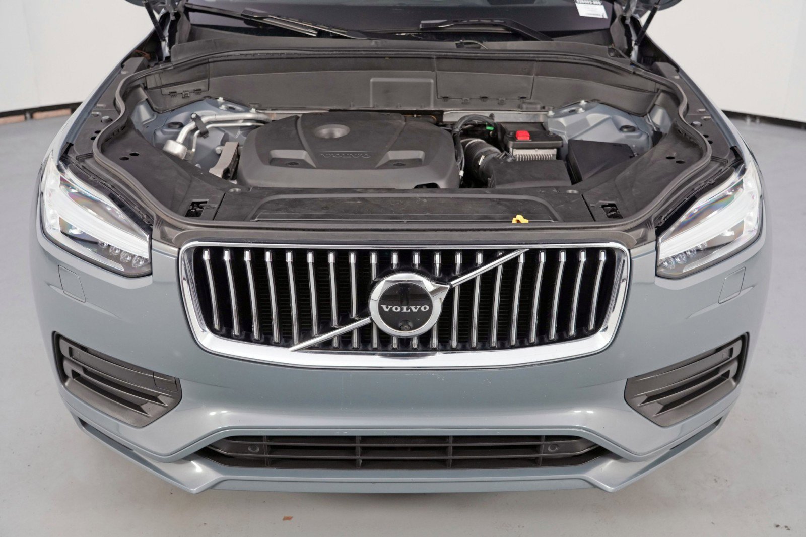 Used 2020 Volvo XC90 T6 Momentum image 7