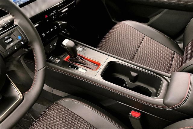 New 2026 Nissan Kicks SR w/ Cold Weather Package image 9