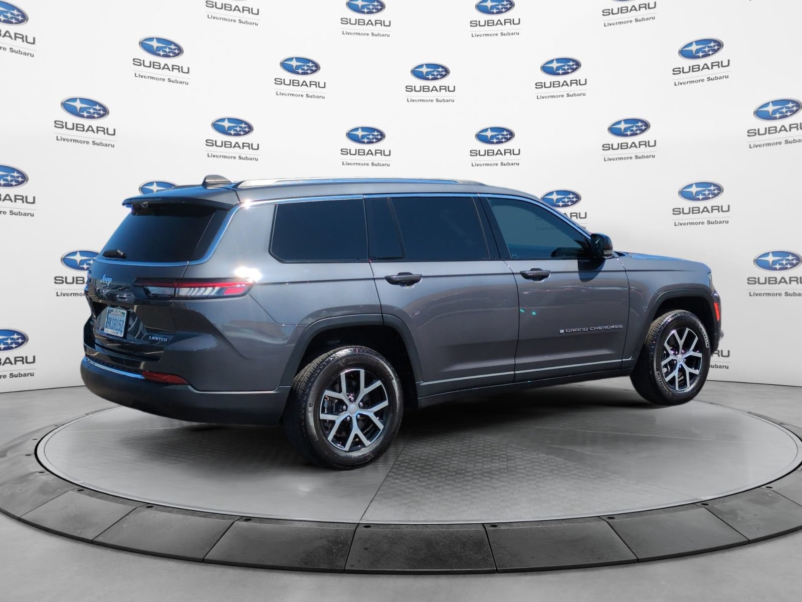 Used 2023 Jeep Grand Cherokee L Limited w/ Luxury Tech Group II AWD/4WD image 5