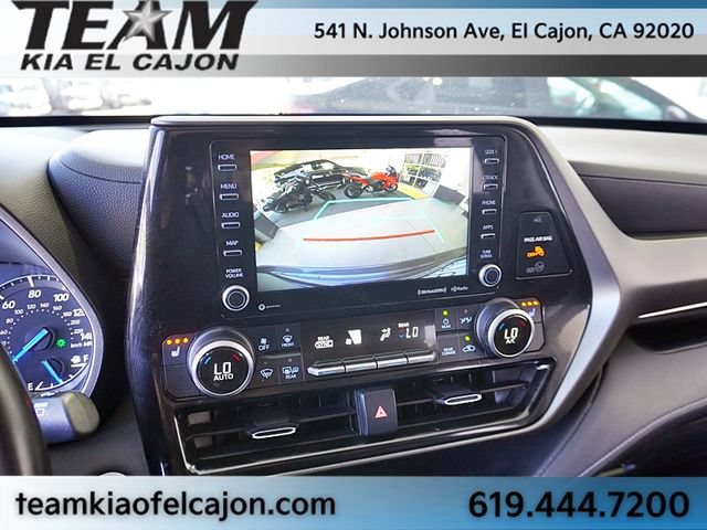 Used 2021 Toyota Highlander XLE AWD/4WD image 32