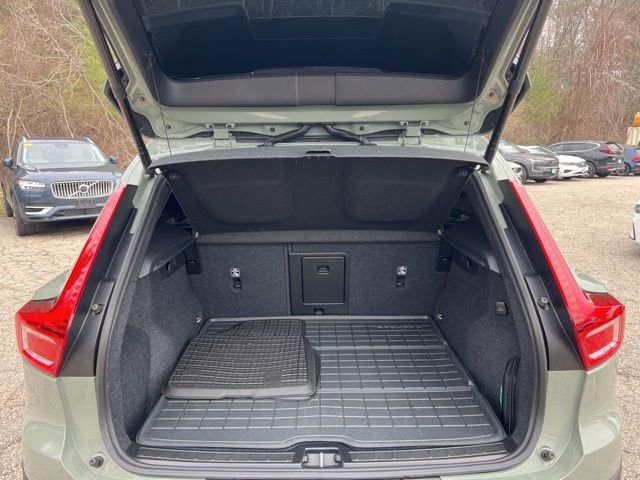Certified 2025 Volvo XC40 B5 Ultra AWD/4WD image 23